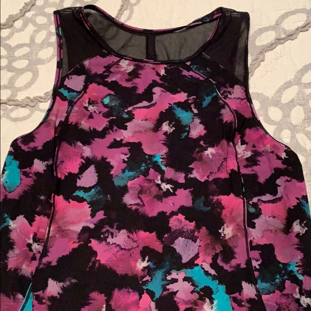 Lululemon top